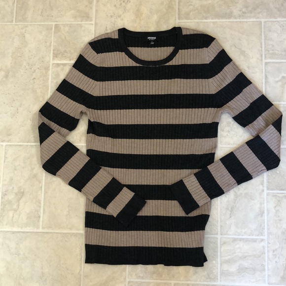 Bundle of 4 Women’s tops - Picture 8 of 12